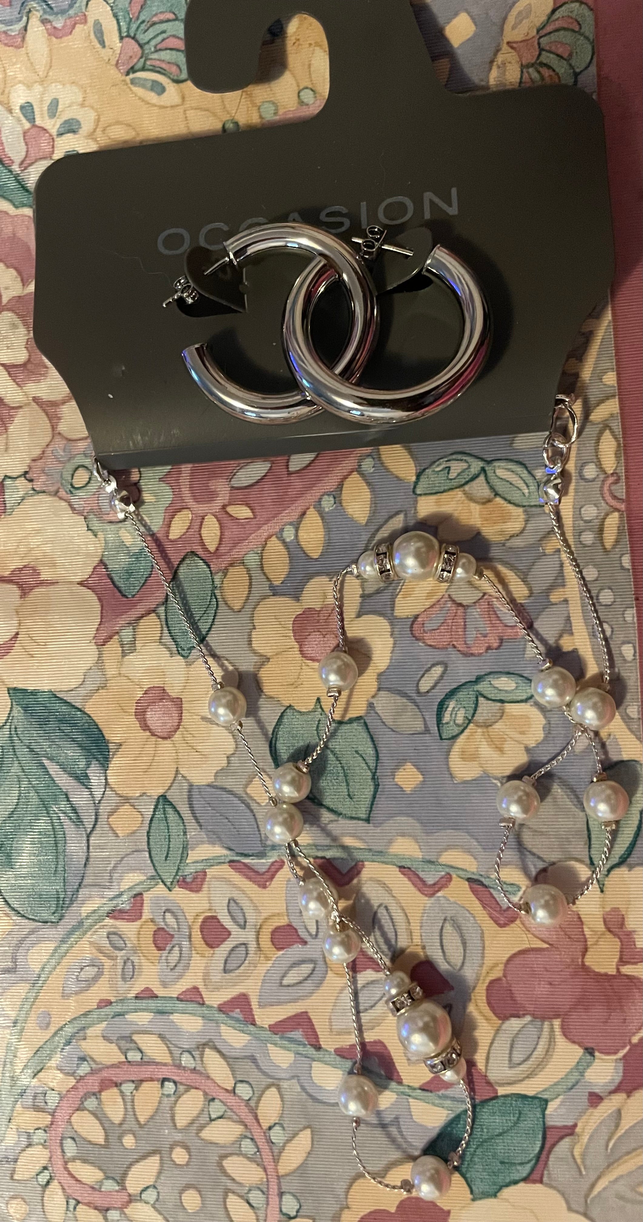 Paparazzi Gold necklace and earrings