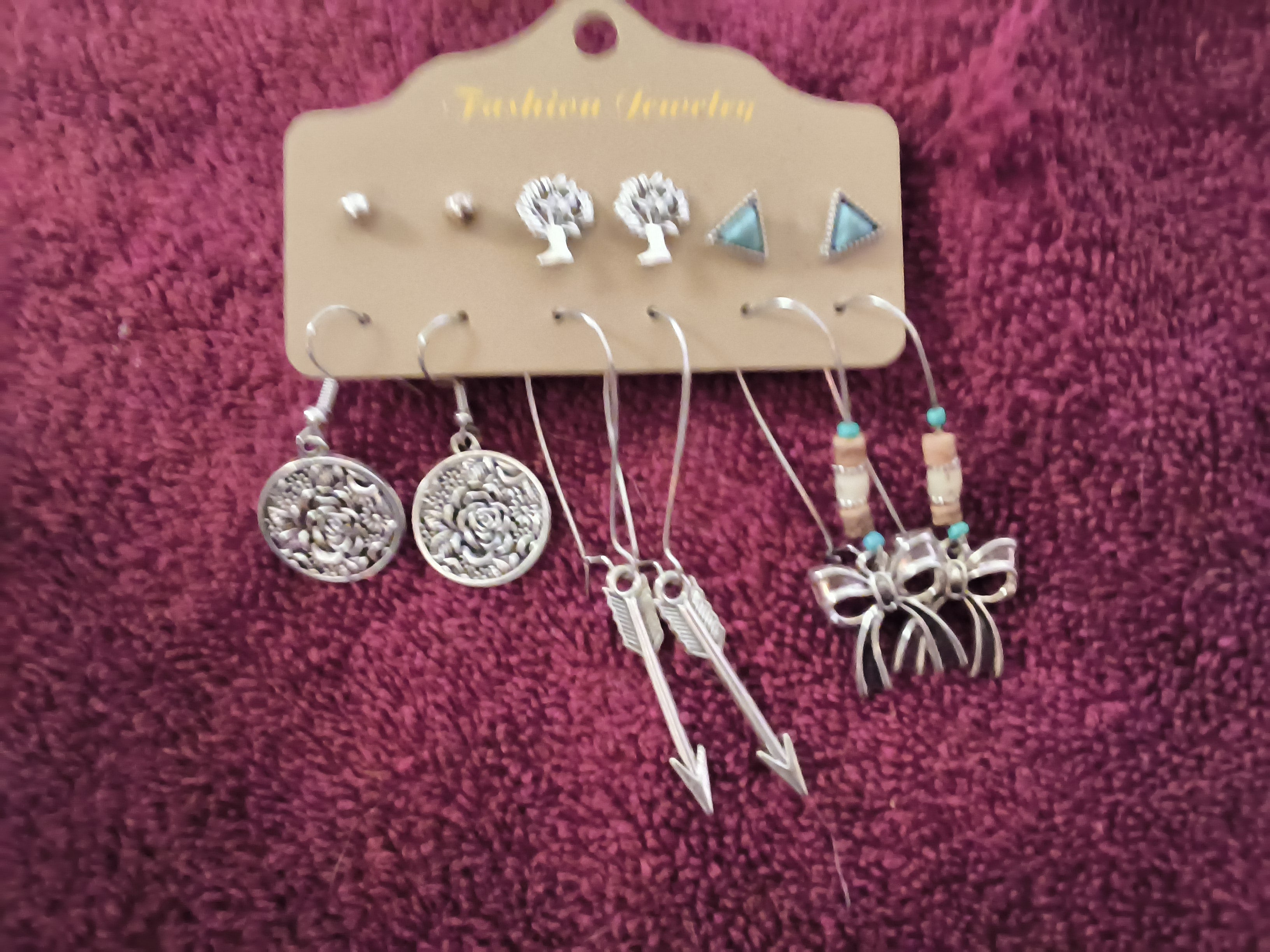 6 Pairs of pierced
